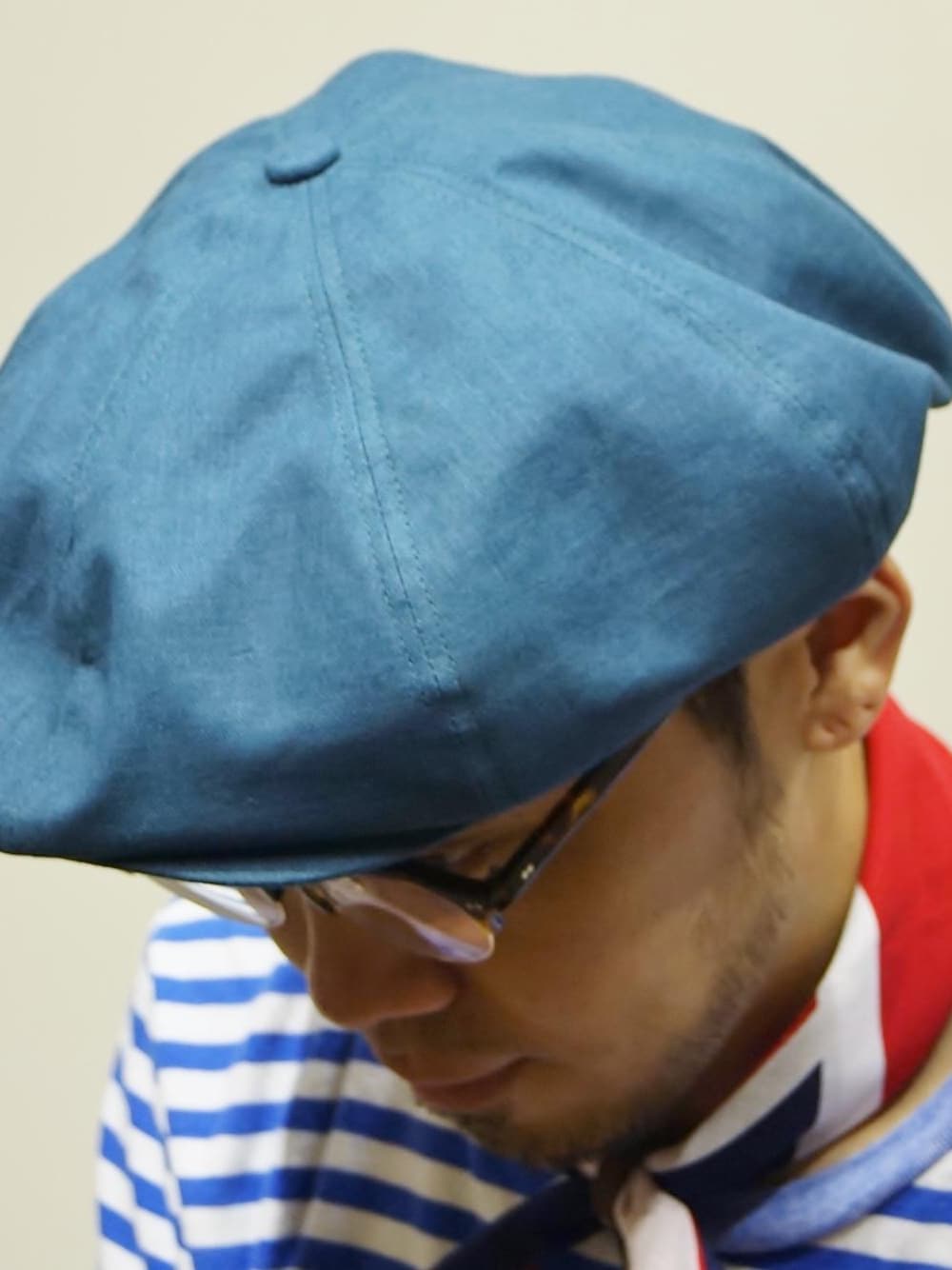 「お洒落さんとつながりたい、おしゃれさんと繋がりたい、Wear And Head Clothing、埼玉県熊谷市、ROCKET SHIP（ロケットシップ）、モッズ、スキンズ、ルードボーイ、パンク、英国のサブカルチャー、NEVERTRUST（ネバートラスト）、綿麻８枚剥ぎビッグキャスケット、通気性と吸汗性に優れた綿麻素材」｜「NEVER TRUSTのNEVERTRUST（ネバートラスト）　　綿麻８枚剥ぎビッグキャスケット GRN（キャスケット、ブルー系）」を使った、ロケットシップさん（メンズ・182cm）の夏コーディネートの1枚目の写真