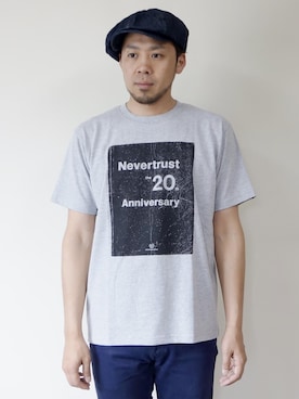 「NEVER TRUST（ネバートラスト）のアイテム（Tシャツ/カットソー）」を使った、ロケットシップさん（メンズ・182cm）の夏コーディネート