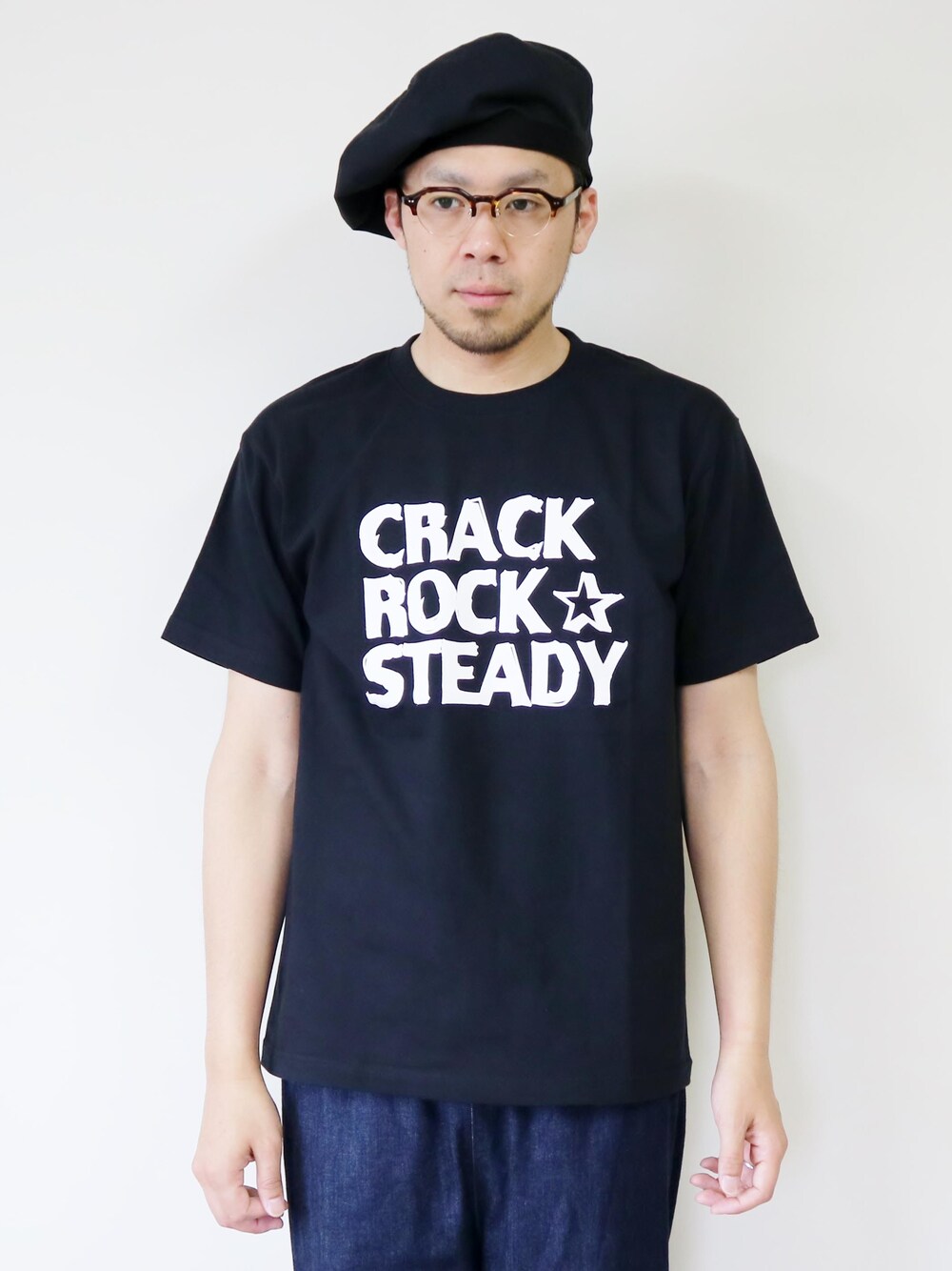 「お洒落さんとつながりたい、おしゃれさんと繋がりたい、 埼玉県熊谷市、Wear And Head Clothing、ROCKET SHIP（ロケットシップ）、モッズ、スキンズ、ルードボーイ、パンク、英国のサブカルチャー、NEVERTRUST（ネバートラスト）、CRACK ROCK STEADY T クラックロックステディーTシャツ、SKA COREやSKA PUNK」｜「NEVER TRUSTのNEVERTRUST（ネバートラスト）　　CRACK ROCK STEADY T クラックロックステディーTシャツ BLK（Tシャツ/カットソー、ブラック系）」を使った、ロケットシップさん（メンズ・182cm）の夏コーディネートの1枚目の写真