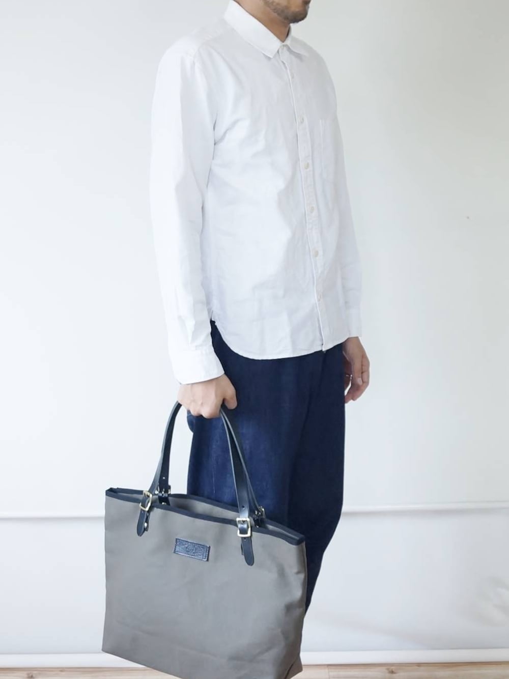 「トートバッグ、ファッション、セレクトショップ、お洒落さんとつながりたい、おしゃれさんと繋がりたい、Wear And Head Clothing、ROCKET SHIP（ロケットシップ）、埼玉県熊谷市弥生２－６２、Butler Verner Sails（バトラーバーナーセイルズ）、キャンバスカラフルトート」｜「Butler Verner SailsのButler Verner Sails（バトラーバーナーセイルズ）　　キャンバスカラフルトート CHA（トートバッグ、ブラウン系）」を使った、ロケットシップさん（メンズ・182cm）の夏コーディネートの1枚目の写真