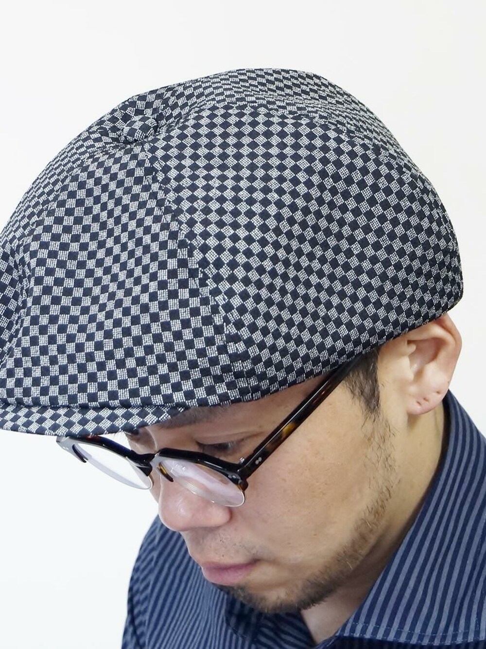 「ベレー帽、キャスケット、ベレー、ベレー帽の会、ベレー帽×メガネ、市松模様、ベレー帽男子、ベレー帽推奨委員会、ベレー帽女子、市松６方ベレー型キャスケット」｜「NEVER TRUSTのNEVERTRUST（ネバートラスト）　　市松６方ベレー型キャスケット GRY（キャスケット、グレー系）」を使った、ロケットシップさん（メンズ・182cm）の冬コーディネートの1枚目の写真