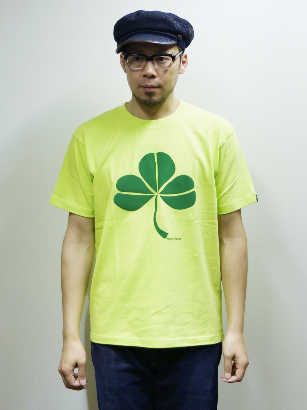 「夏、Tシャツ、Tシャツスタイル、春、春コーデ、春夏コーデ、夏コーデ、クローバー、Tシャツコーデ、夏だ！Tシャツ着よう！」｜「NEVER TRUSTのNEVERTRUST（ネバートラスト）　　CLOVER T クローバーTシャツ LIM（Tシャツ/カットソー、イエロー系）」を使った、ロケットシップさん（メンズ・182cm）の春コーディネートの1枚目の写真
