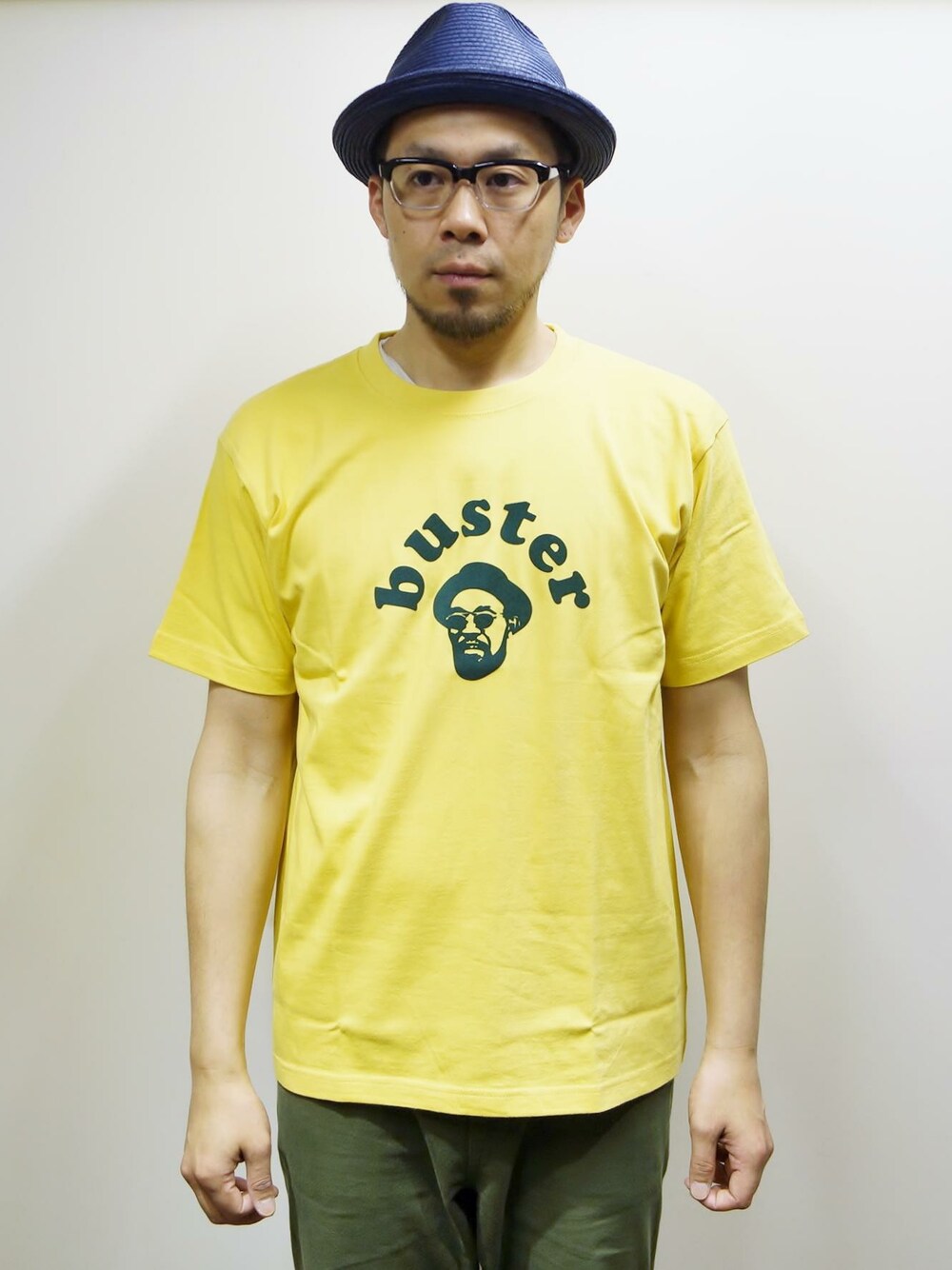 「夏、Tシャツ、Tシャツスタイル、春、春コーデ、春夏コーデ、夏コーデ、Tシャツ×デニム、Tシャツコーデ、夏だ！Tシャツ着よう！」｜「NEVER TRUSTのNEVERTRUST（ネバートラスト）　　BUSTER Tシャツ プリンスバスターT MUS（Tシャツ/カットソー、イエロー系）」を使った、ロケットシップさん（メンズ・182cm）の春コーディネートの1枚目の写真