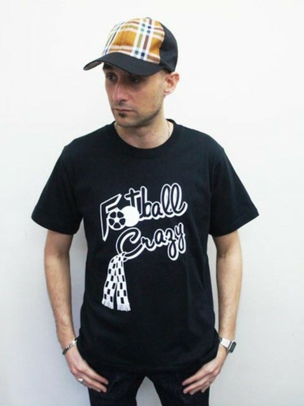 ロケットシップさんの「NEVERTRUST（ネバートラスト）　　FOOTBALL CRAZY Tシャツ BLK（NEVER TRUST）」を使ったコーディネート