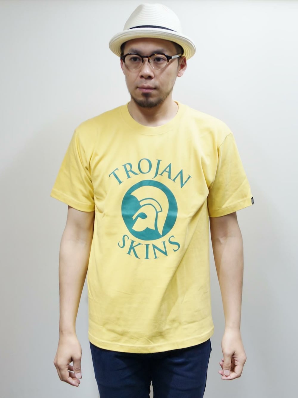 「夏、Tシャツ、shirts、Tシャツスタイル、春コーデ、春夏コーデ、夏コーデ、music、Tシャツコーデ、夏だ！Tシャツ着よう！」｜「NEVER TRUSTのNEVERTRUST（ネバートラスト）　　TROJAN SKINS T SHIRT17 トロージャンTシャツ１７ MUS（Tシャツ/カットソー、イエロー系）」を使った、ロケットシップさん（メンズ・182cm）の夏コーディネートの1枚目の写真