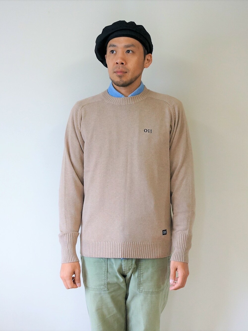 「セーター、秋のコーデ、冬コーデ、冬、冬服、秋冬、秋コーデ、秋冬コーデ、冬のコーデ、秋服準備はじめました」｜「NEVER TRUSTのNEVERTRUST（ネバートラスト）　　サドルショルダー・クルーネックセーター CAM（ニット/セーター、ベージュ系）」を使った、ロケットシップさん（メンズ・182cm）の秋コーディネートの1枚目の写真