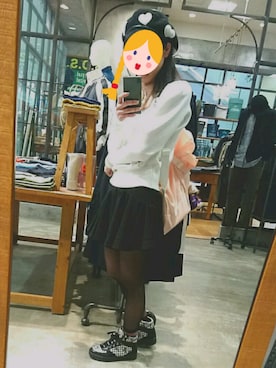 「sanrio（サンリオ）のアイテム（スニーカー、ブラック系）」を使った、きゃさん（レディース・157cm）の春コーディネート