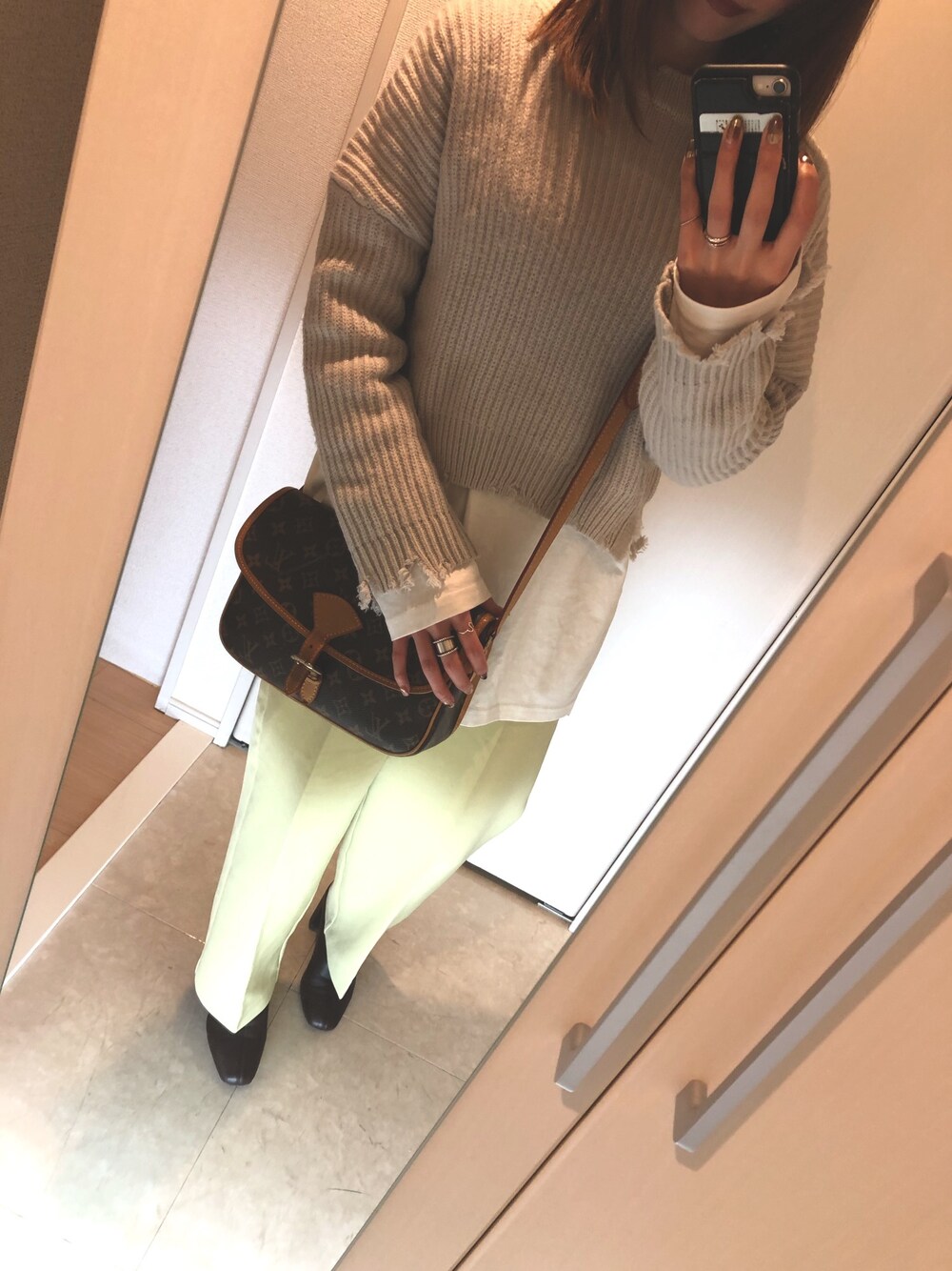 「JEANASISの5Gクラッシュショートプルオーバー/772857（ニット/セーター、ベージュ系）」を使った、mmm.さん（レディース・161cm）の秋コーディネートの1枚目の写真