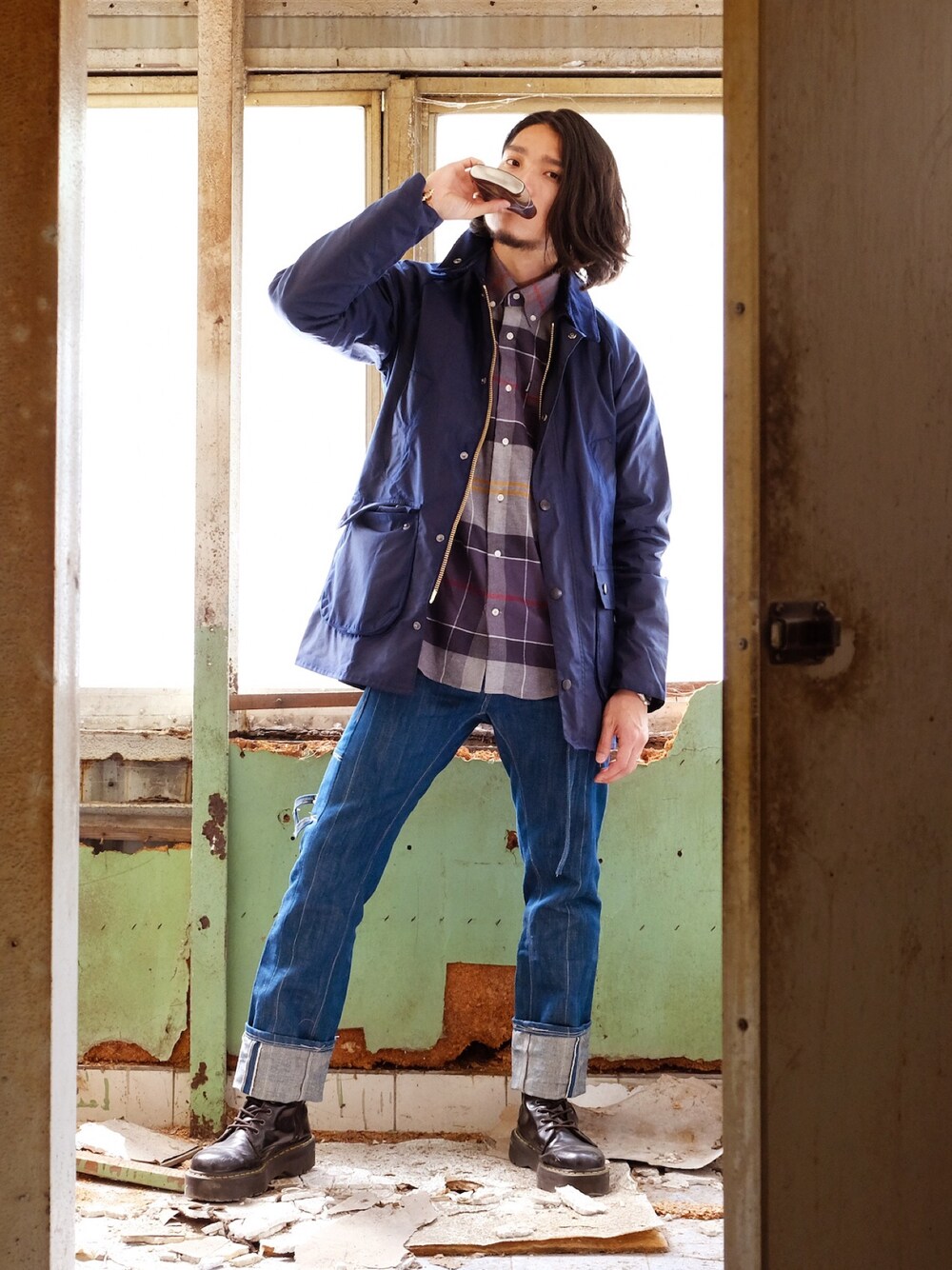 「大人カジュアル、barbour、barbour bedale、春、ootd、Chainloop、圈入、圈入準」｜「Barbourのアイテム（ミリタリージャケット、ブルー系）」を使った、林育準🇹🇼さん（メンズ・180cm）の春コーディネートの1枚目の写真