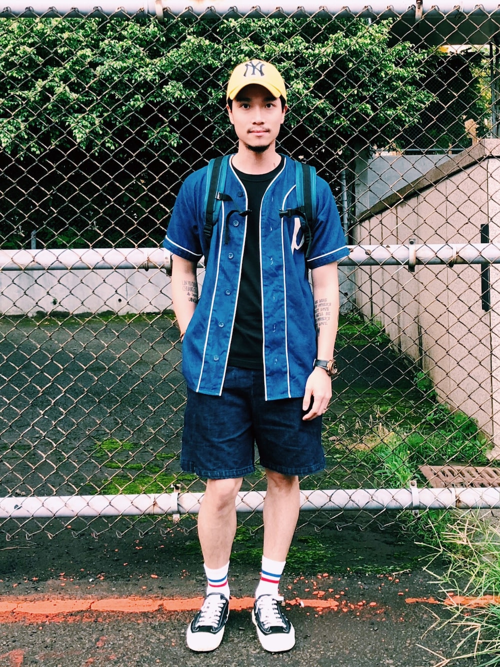 「大人カジュアル、秋のコーデ、Chainloop、BasketBall、圈入、圈入準、ユニクロ」｜「MLBのアイテム（キャップ、イエロー系）」を使った、林育準🇹🇼さん（メンズ・180cm）の秋コーディネートの1枚目の写真