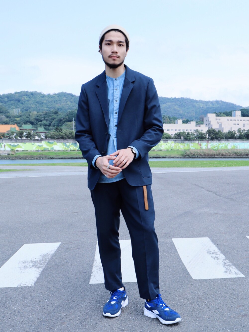 「reebok、suitwalk、AZTREK、UNIQLO、Chainloop、圈入、圈入準」｜「UNIQLOのアイテム（セットアップ、ブルー系）」を使った、林育準🇹🇼さん（メンズ・180cm）の春コーディネートの1枚目の写真