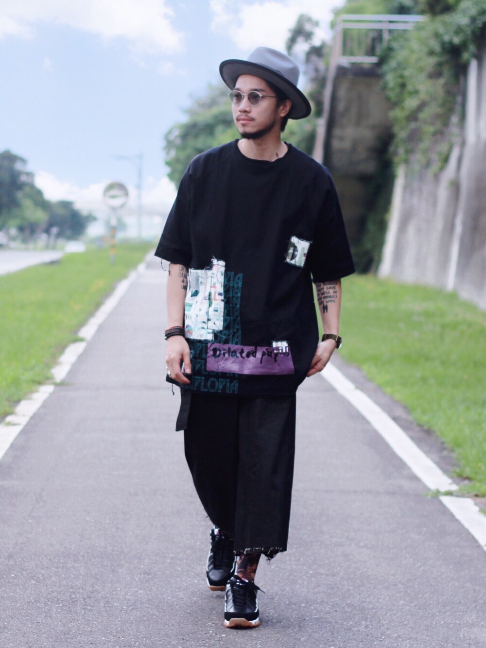 「THE H.W. DOG&CO.、Chainloop、大人カジュアル、圈入、圈入準、K-SWISS」｜「THE H.W. DOG & CO. のPOINT-H（ハット、グレー系）」を使った、林育準🇹🇼さん（メンズ・180cm）の春コーディネートの1枚目の写真
