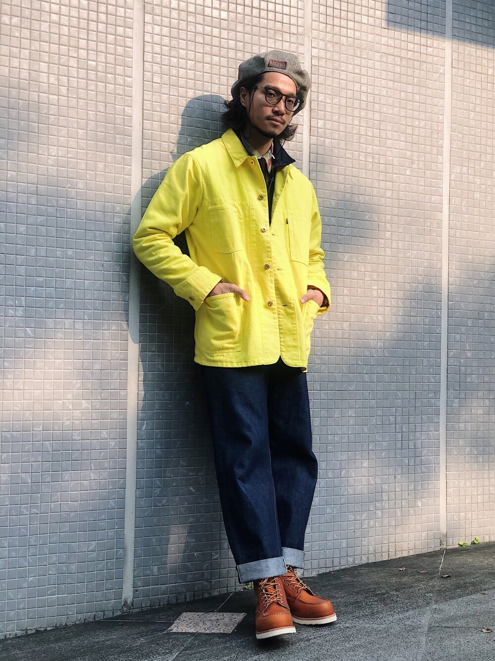 「LEVI’S MADE&CRAFTED、poggytheman、LEVI’S VINTAGE CLOTHING、Chainloop、大人カジュアル、春コーデ、圈入、圈入準」｜「Levi's Made & CraftedのLevi's Made & Crafted × POGGYTHEMAN SACK COAT（カバーオール、イエロー系）」を使った、林育準🇹🇼さん（メンズ・180cm）の春コーディネートの1枚目の写真
