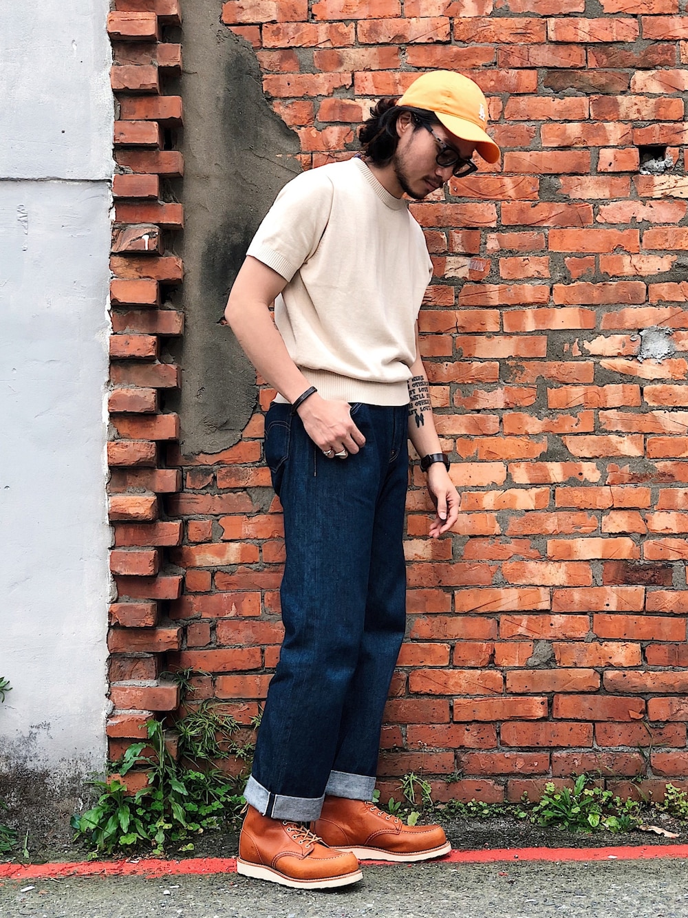 「大人カジュアル、LEVI’S VINTAGE CLOTHING、RED WING、春コーデ、台灣、圈入、圈入準、Chainloop」｜「RED WINGのREDWING (レッドウィング) CLASSIC WORK MOC TOE（クラシックワーク モック トゥー） 8875（ブーツ、ブラウン系）」を使った、林育準🇹🇼さん（メンズ・180cm）の春コーディネートの1枚目の写真