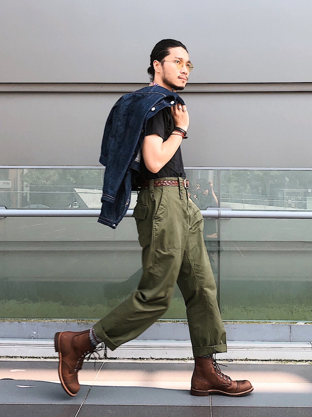 「RED WING、baker pants、夏コーデ、大人カジュアル、圈入、圈入準、Chainloop、summer」｜「RED WINGのアイテム（ブーツ、ブラウン系）」を使った、林育準🇹🇼さん（メンズ・180cm）の春コーディネートの1枚目の写真