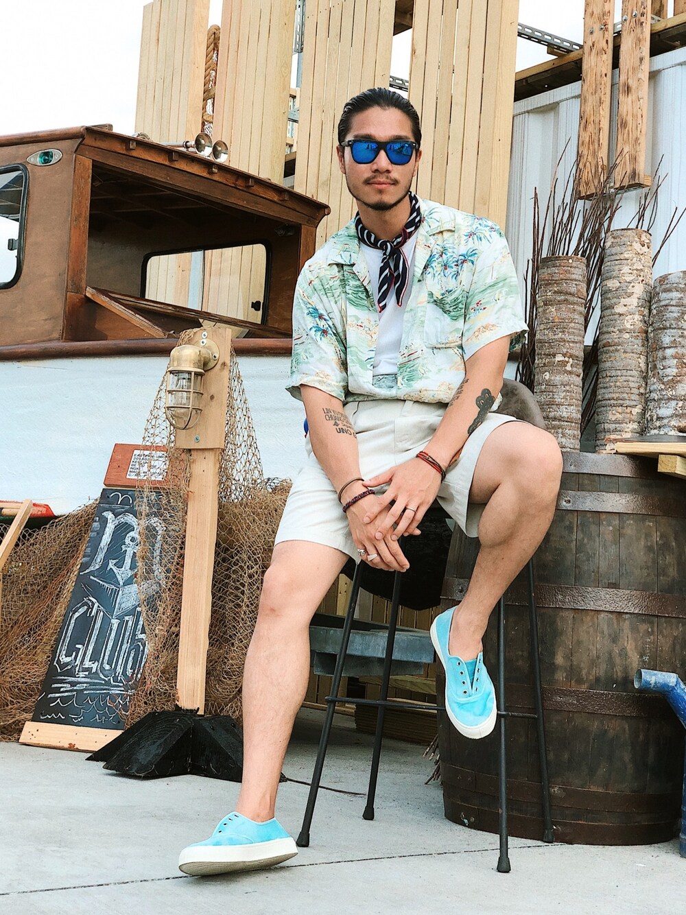 「summer、Chainloop、cienta、Spektre Sunglasses Asia、圈入、圈入準、夏コーデ、大人カジュアル、台湾、Taiwan」｜「Spektre sunglassesのアイテム（サングラス、ブルー系）」を使った、林育準🇹🇼さん（メンズ・180cm）の夏コーディネートの1枚目の写真
