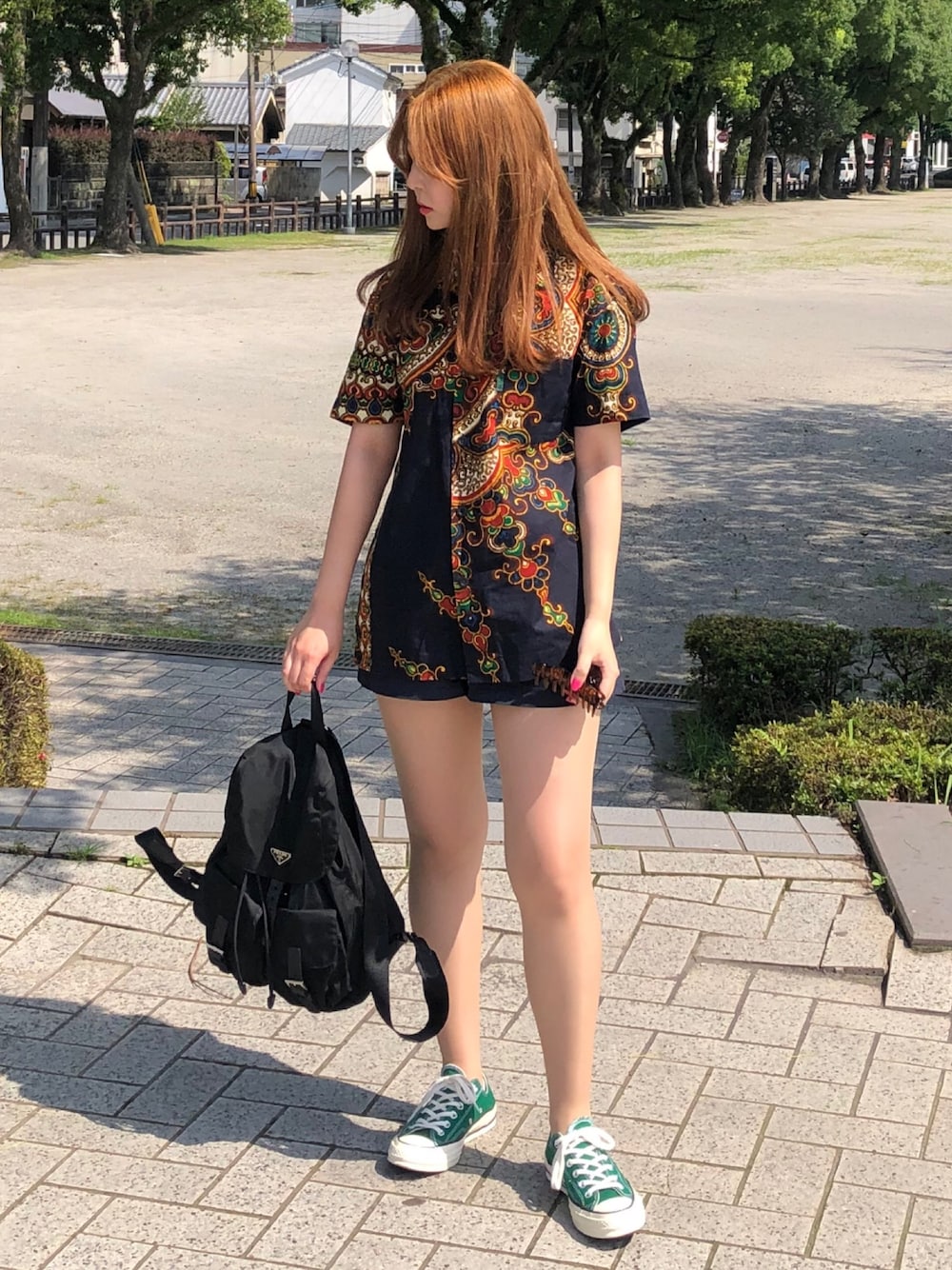 「夏コーデ、大人カジュアル、休日スタイル、リラックススタイル、大人コーデ、古着、ビックシルエット、リュック、韓国ファッション、プチプラコーデ」｜「Paul Smithのアイテム（シャツ/ブラウス、ブルー系）」を使った、 李奈さん（レディース・158cm）の夏コーディネートの1枚目の写真