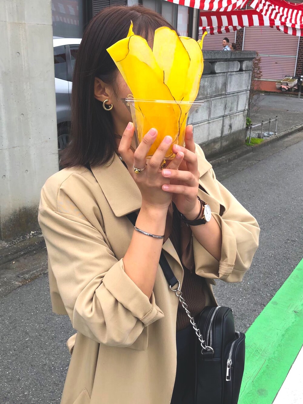 「川越、トレンチコート、ブラウンコーデ」｜「LOWRYS FARMのアイテム（トレンチコート、ベージュ系）」を使った、yuiさん（レディース・160cm）の春コーディネートの1枚目の写真
