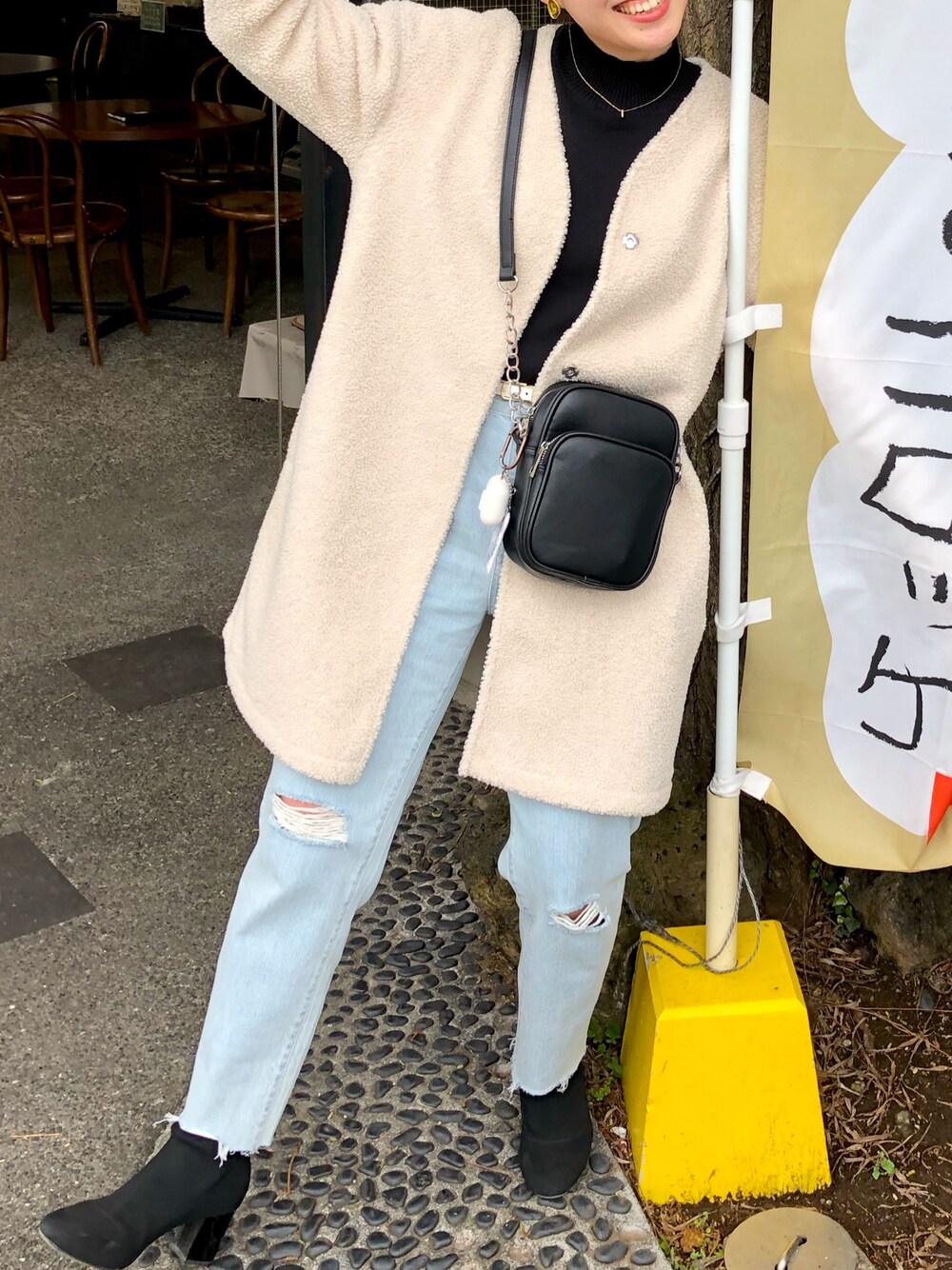 「みしまコロッケ、ボア、スラウチテーパードアンクルジーンズ、プチプラコーデ、UNIQLO、GU、デニムパンツ」｜「UNIQLOのフリースコーディガン（長袖）（その他アウター、ホワイト系）」を使った、yuiさん（レディース・160cm）の春コーディネートの1枚目の写真