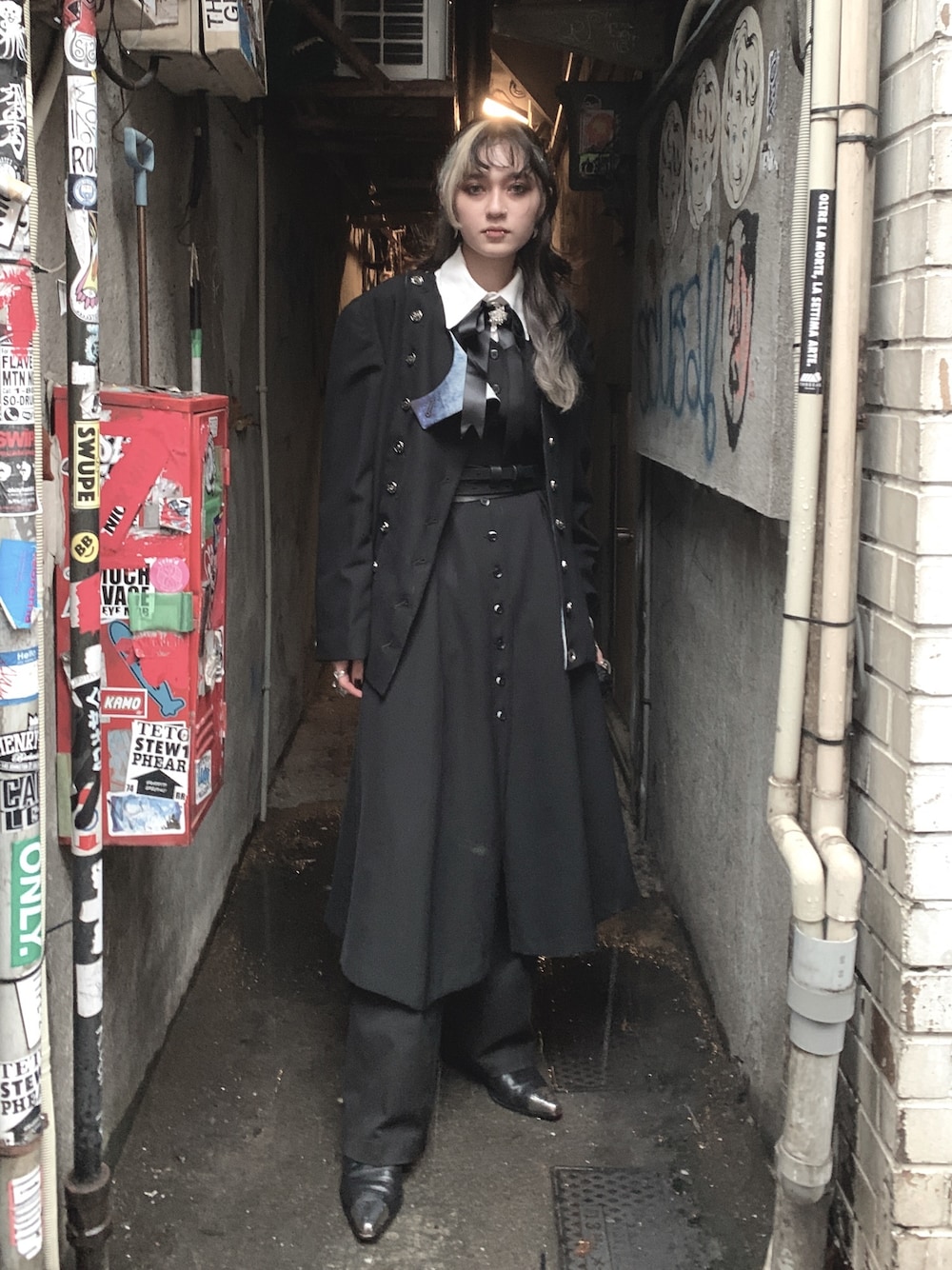 「魔女コーデ、ワンピース、真っ黒コーデ、おしゃれさんと繋がりたい」｜「fantasiaのアイテム（ノーカラージャケット、ブラック系）」を使った、애경さん（レディース・165cm）の秋コーディネートの1枚目の写真