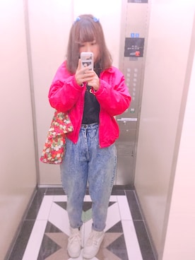「80s」｜「アイテム（ナイロンジャケット）」を使った、WACOさん（レディース・160cm）の春コーディネート