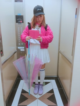 「ニーハイソックス」｜「アイテム（ナイロンジャケット）」を使った、WACOさん（レディース・160cm）の春コーディネート