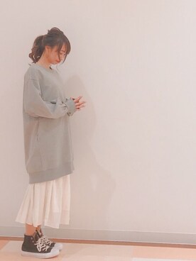 「earth music&ecology（アースミュージックアンドエコロジー）のマーブルスクエアイヤリング（イヤリング、ベージュ系）」を使った、Reina...iさん（レディース・154cm）の春コーディネート