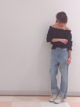 「earth music&ecology（アースミュージックアンドエコロジー）のCOTTON USA デニムパンツ(ストレート)（デニムパンツ、ブルー系）」を使った、Reina...iさん（レディース・154cm）の春コーディネート