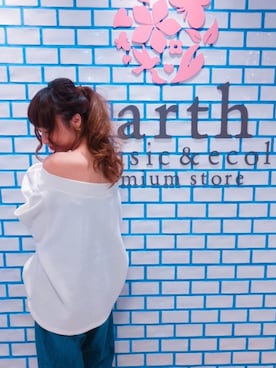「earth music&ecology（アースミュージックアンドエコロジー）の・裏起毛オフショルプルオーバー ●（Tシャツ/カットソー、ホワイト系）」を使った、Reina...iさん（レディース・154cm）の秋コーディネート
