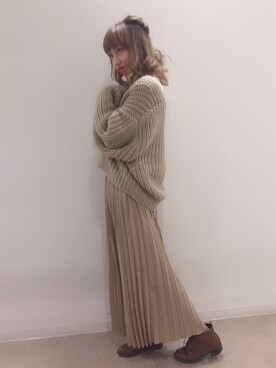 「earth music&ecology（アースミュージックアンドエコロジー）のざっくりショートニットカーディガン ●（カーディガン/ボレロ、ベージュ系）」を使った、Reina...iさん（レディース・154cm）の冬コーディネート