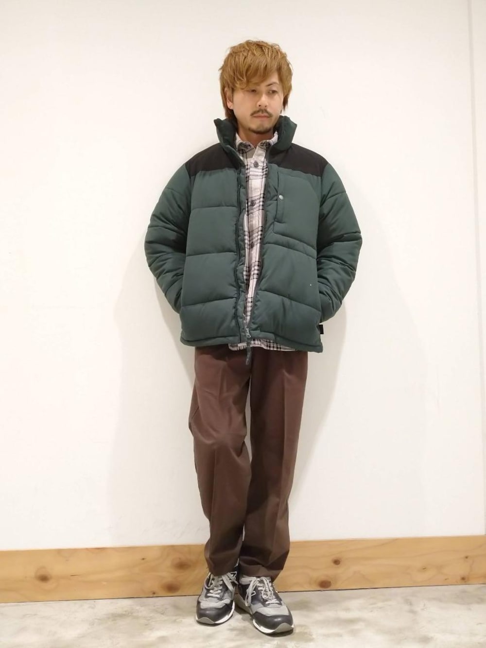 「スニーカーコーデ、アースカラー、きれいめカジュアル、マニッシュコーデ、続々！秋服、ザ・秋カラーコーデ教えます！、この時期快適に過ごせる♪マスト羽織アイテム、冬のあったかアウター」｜「coenのテキサスコットンヘビーツイルチェックCPOジャケット（シャツ/ブラウス、グレー系）」を使った、coen KA23さん（メンズ・165cm）の秋コーディネートの1枚目の写真