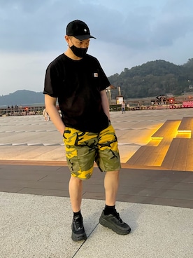 「アイテム（カーゴパンツ、イエロー系）」を使った、溫樊晨さん（メンズ・184cm）の春コーディネート