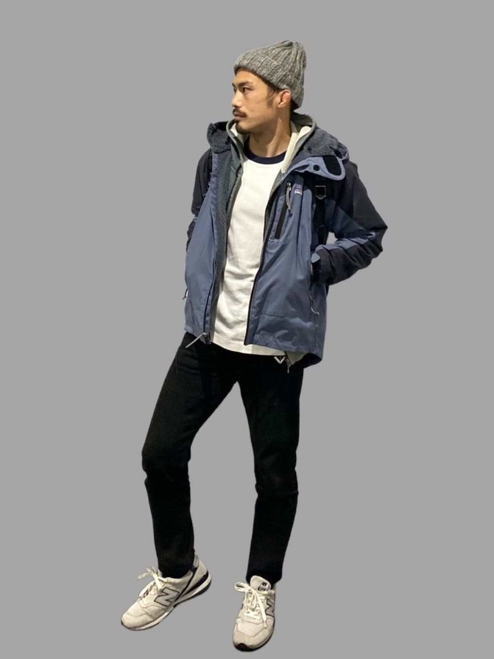 patagoniaのマウンテンパーカー（グレー系）を使った人気ファッション