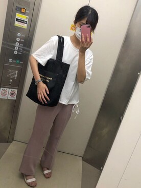 「LOWRYS FARM（ローリーズファーム）のセンタープレスカラーフレアパンツ　870189（その他パンツ）」を使った、あかりさん（レディース・163cm）の秋コーディネート