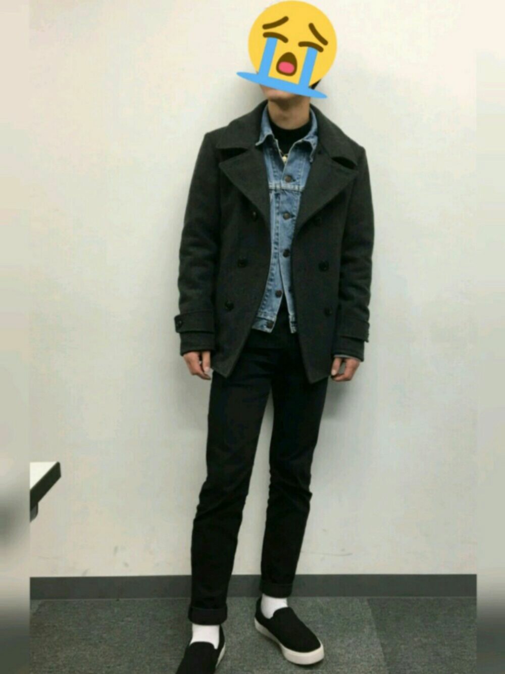 「古着MIX、GU、プチプラ、Pコート、アウターONアウター、Levi's、大原対決、いいね、save、フォローお願いします🤑」｜「GUの（GU）スキニーフィットジーンズ（パンツ、ブラック系）」を使った、佐藤真彰さん（メンズ・171cm）の冬コーディネートの1枚目の写真