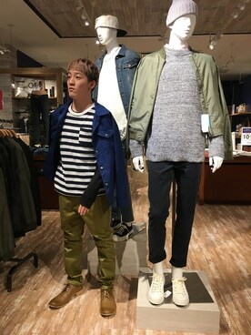 「カラーコート」｜「アイテム（ステンカラーコート）」を使った、HVCあまがさきキューズモール店さん（メンズ・172cm）の春コーディネート