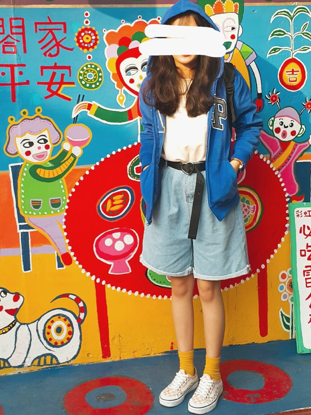 「彩虹眷村、男孩風、GAP、gap kids、adidas、VANS」｜「adidasのアイテム（Tシャツ/カットソー、ベージュ系）」を使った、lynnn0さん（レディース・158cm）の春コーディネートの1枚目の写真