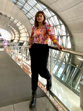 「travel」｜「アイテム（スラックス）」を使った、Sunny  Lolaさん（レディース・162cm）の春コーディネート