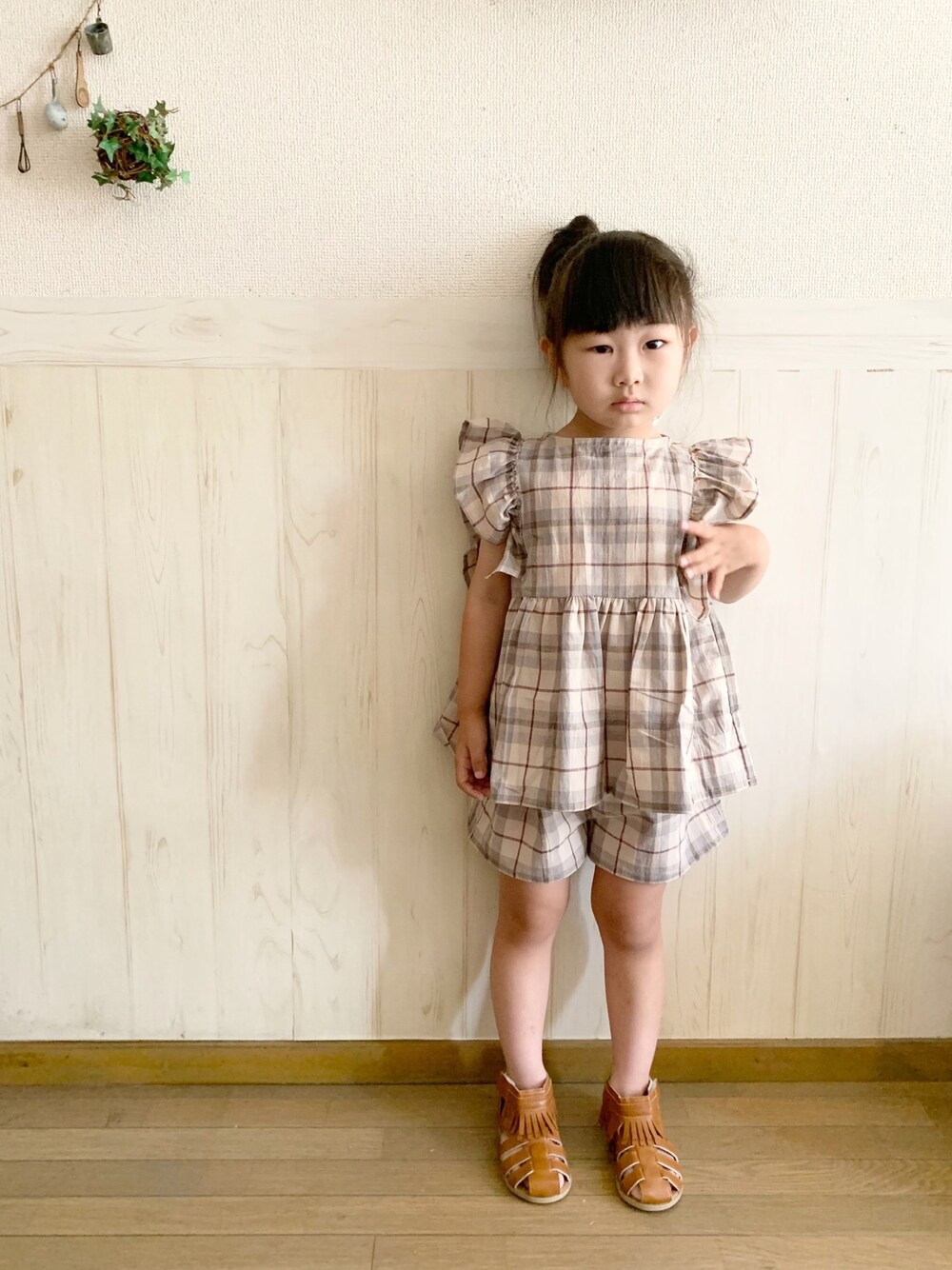 「キッズコーデ、女の子コーデ、娘コーデ、セットアップ、hokkoriko、西松屋、おしゃれさんと繋がりたい」｜「hokkorikoのアイテム（セットアップ、ベージュ系）」を使った、𝕽̤͓inon＊゜さん（キッズ・110cm）の夏コーディネートの1枚目の写真