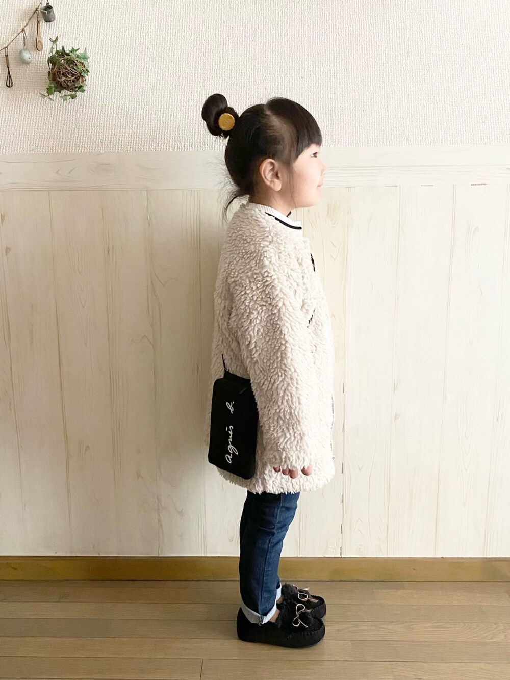 「年末WEAR感謝祭、キッズコーデ、女の子コーデ、娘コーデ、スキニーデニム、モカシン、モコモコアウター、Branshes、GU、おしゃれさんと繋がりたい」｜「BRANSHESのテレコハイネック長袖Tシャツ（Tシャツ/カットソー、その他）」を使った、𝕽̤͓inon＊゜さん（キッズ・110cm）の冬コーディネートの1枚目の写真