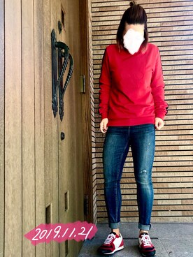 「red」｜「アイテム（スウェット）」を使った、TAKACHIさん（レディース・163cm）の秋コーディネート