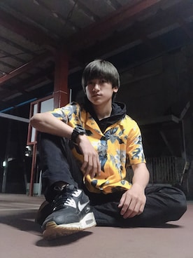 「GU（ジーユー）のアイテム（トップス、イエロー系）」を使った、宮内慧人(KEITO)さん（メンズ・172cm）の夏コーディネート
