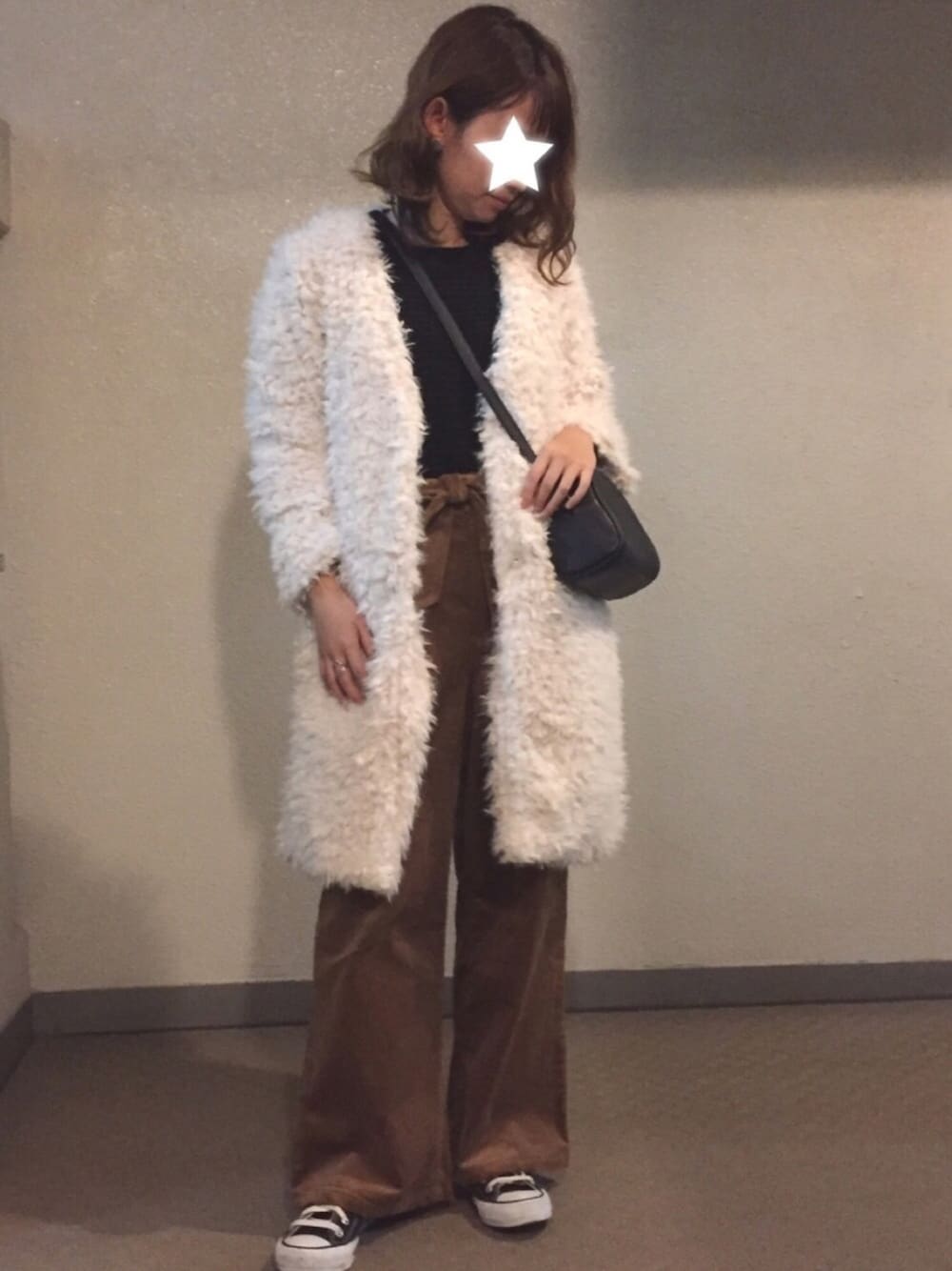 「オトナカジュアル、スニーカーコーデ、プチプラ、ニット、コンバース、もこもこ、コーデュロイ、ワイドパンツ、ラフ、初詣」｜「OLIVE des OLIVEの★ボアコート（その他アウター、ホワイト系）」を使った、chihirooさん（レディース・151cm）の冬コーディネートの1枚目の写真