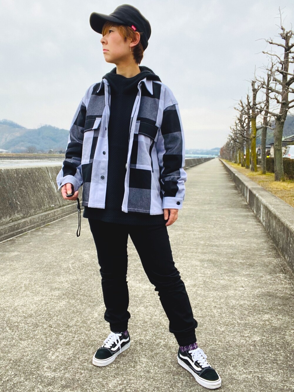 「春、春コーデ、春アウター、CPOジャケット、ライラック、ブラック、オールドスクール」｜「MONKEY TIMEの＜monkey time＞ BLOCK CHECK CROPPED CPO/シャツ（シャツ/ブラウス、パープル系）」を使った、Tommyさん（レディース・160cm）の冬コーディネートの1枚目の写真