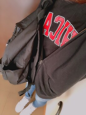 「GU（ジーユー）のアイテム（デニムパンツ、ブルー系）」を使った、ちゃんぷるさん（レディース・162cm）の春コーディネート