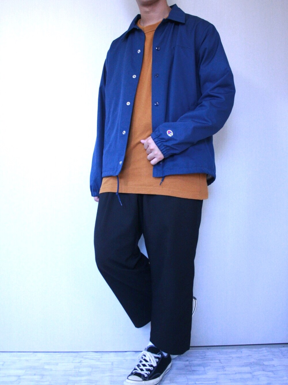 「秋服準備はじめました、オレのストリートコーデ、コーチジャケット、Champion、nikoand、Tシャツ、UNIQLO、LIDnM、ワイドパンツ、converse」｜「niko and...のChampion/ コーチジャケット（その他アウター、ブルー系）」を使った、ぜっきーさん（メンズ・166cm）の秋コーディネートの1枚目の写真
