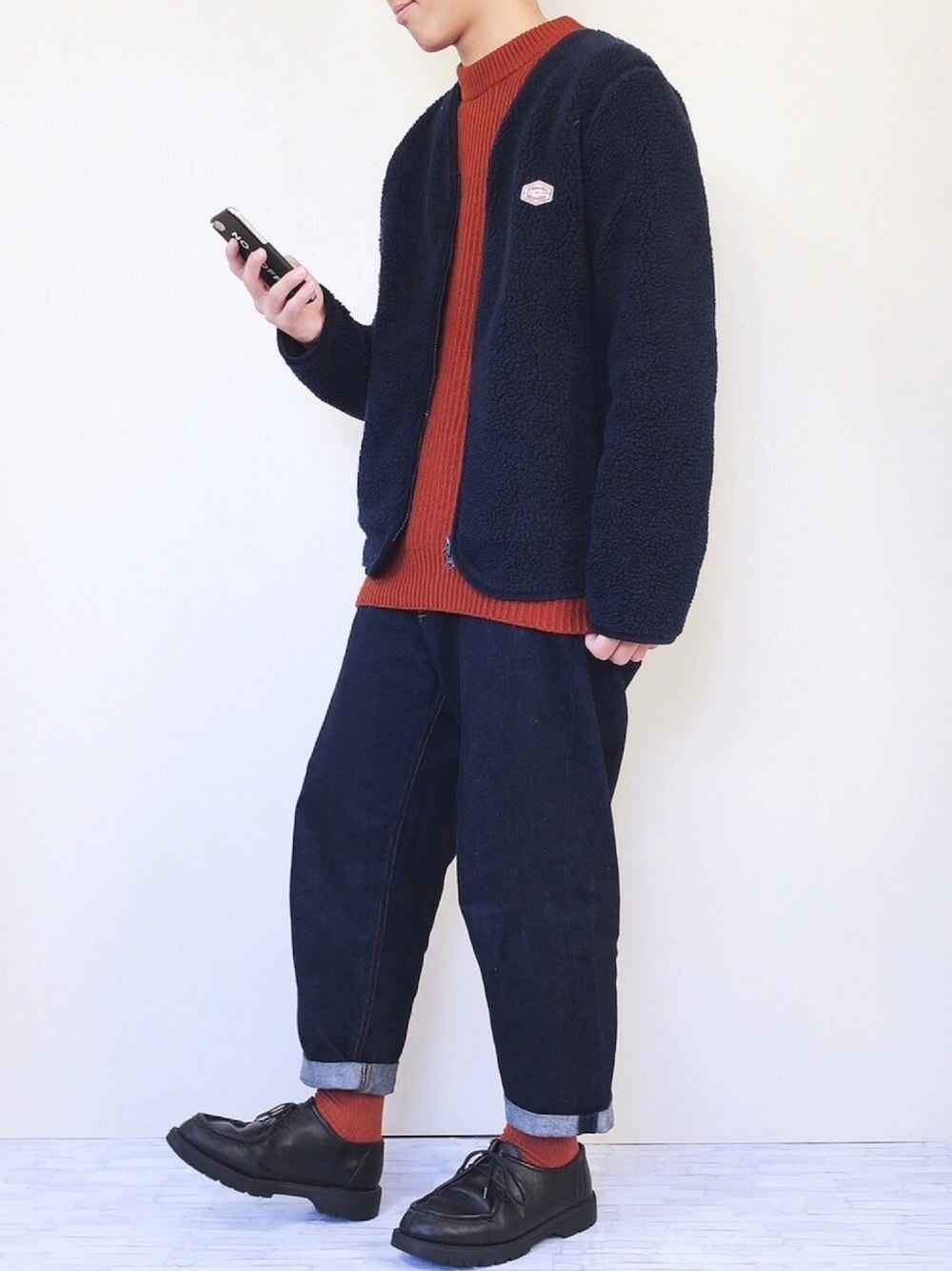 「ボアジャケット、フリークスストア、ネイビー、デニム、ニット、GU、テラコッタ、UNIQLO、プチプラ、革靴」｜「Vincent et MireilleのVincent et Mireille/バンソン エ ミレイユ 別注BOA CARDIGAN/ボアフリース カーディガン（ブルゾン、ブルー系）」を使った、ぜっきーさん（メンズ・166cm）の冬コーディネートの1枚目の写真