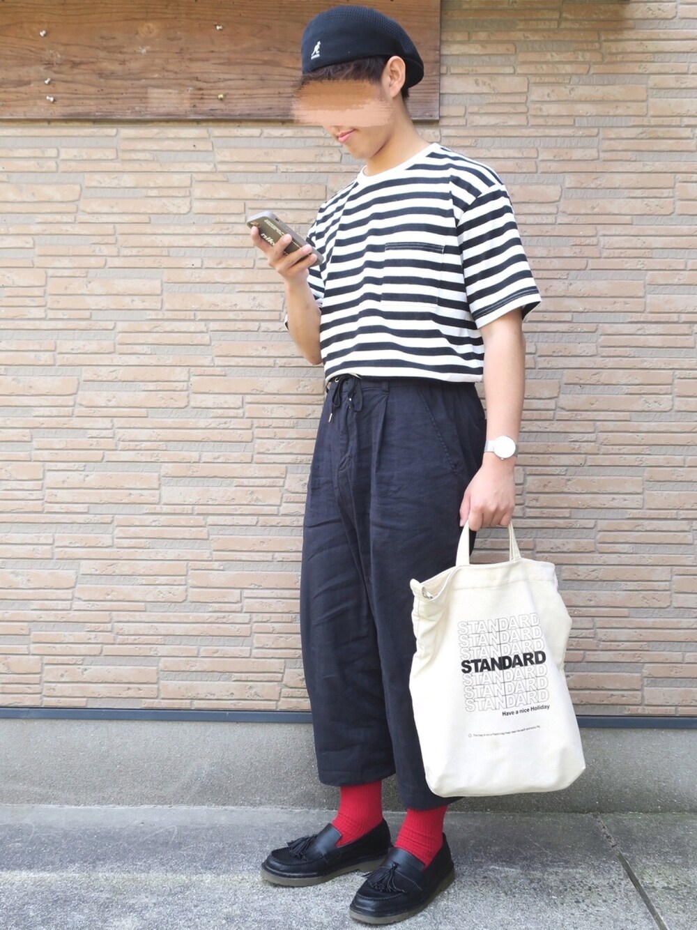 「ボーダー、リネンパンツ、niko and ...、ローファー、GLOBAL WORK、KANGOL、ハンチング、トートバッグ、RAGEBLUE、きれいめカジュアル」｜「KANGOLの【KANGOL】Tropic 504 Ventair/【カンゴール】トロピック 504 ベントエアー（ハンチング/ベレー帽、ブラック系）」を使った、ぜっきーさん（メンズ・166cm）の春コーディネートの1枚目の写真