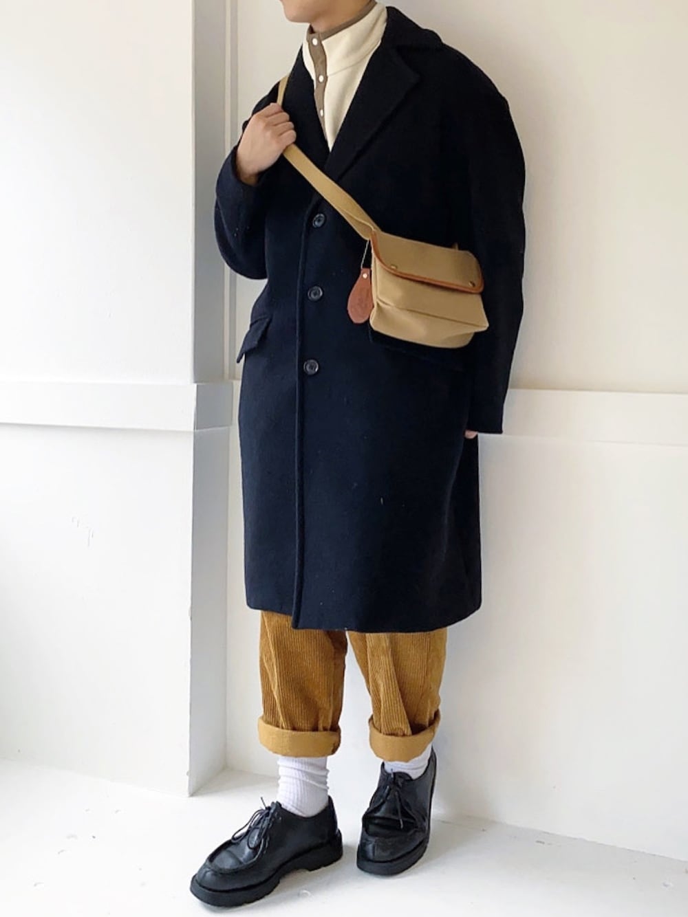 「チェスターコート、GLOBAL WORK、フリース、コーデュロイパンツ、niko and ...、Dickies、革靴、KLEMAN、BRADY、きれいめカジュアル」｜「KLEMANの別注 [クレマン] SC★KLEMAN GLR PADRETO K シューズ（その他シューズ、ブラック系）」を使った、ぜっきーさん（メンズ・165cm）の冬コーディネートの1枚目の写真