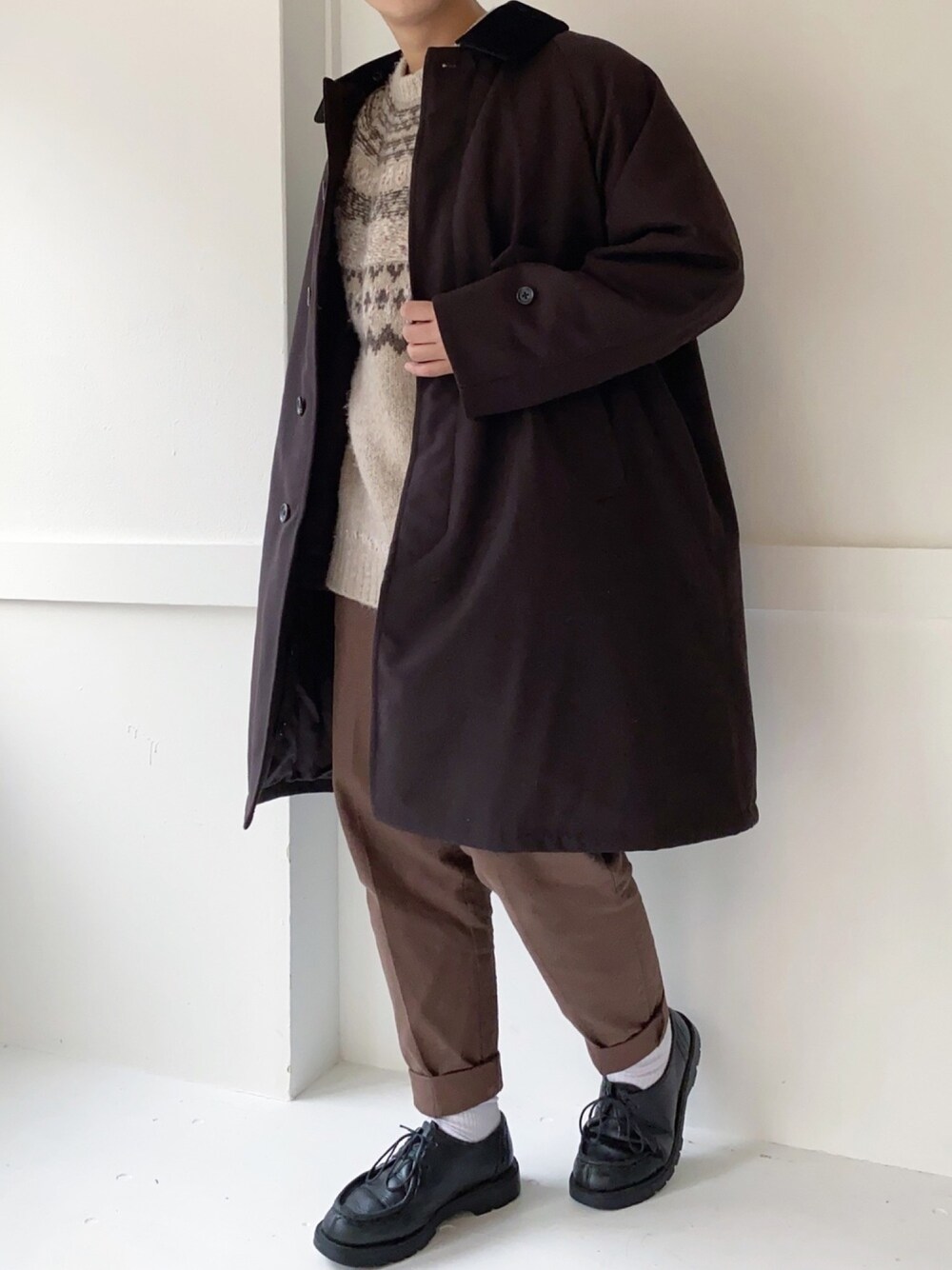 「冬アウター着回しチャレンジ、ステンカラーコート、Steven Alan、ノルディック柄、niko and ...、スラックス、MinoriTY、革靴、KLEMAN、きれいめカジュアル」｜「Steven Alanの＜Steven Alan＞ VNTG 2WAY BAL COLLAR COAT/コート（ステンカラーコート、ブラウン系）」を使った、ぜっきーさん（メンズ・165cm）の冬コーディネートの1枚目の写真